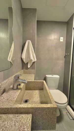Image 6 - 889807