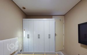 Image 9 - 889819