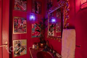 Image 10 - 889913
