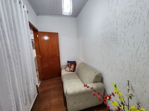 Image 11 - 889916