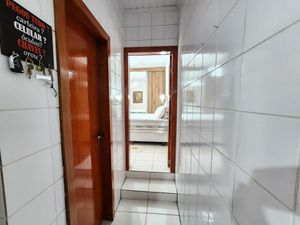 Image 13 - 889916