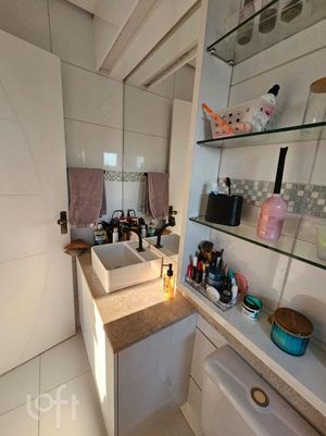 Image 15 - 889924