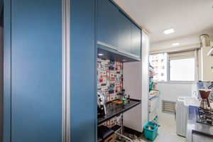 Image 21 - 889926