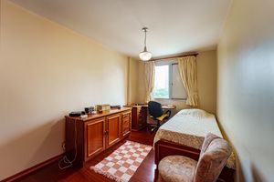 Image 11 - 889927