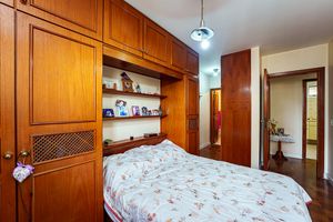 Image 15 - 889927