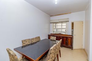 Image 8 - 889930