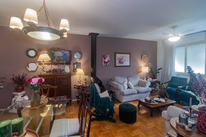 Image 11 - 889935