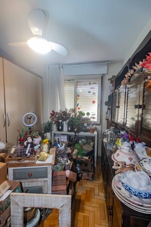 Image 12 - 889935