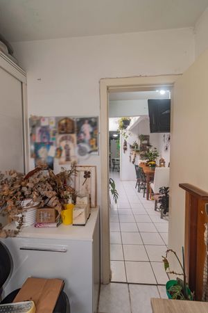 Image 35 - 889935
