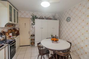 Image 42 - 889935