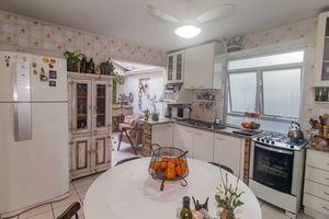 Image 44 - 889935