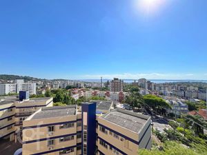 Image 3 - 889942