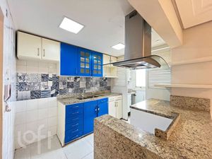 Image 8 - 889942
