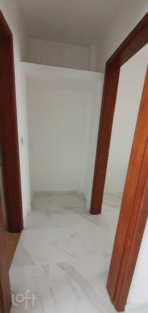 Image 13 - 889952