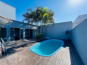Image 12 - 889953