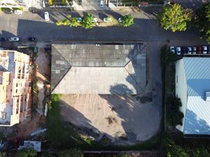 Image 3 - 889957