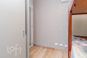 Image 16 - 889961