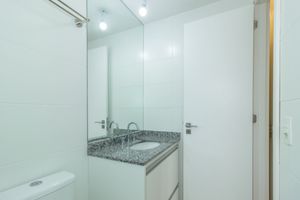 Image 17 - 889965