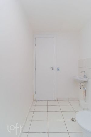 Image 8 - 889966
