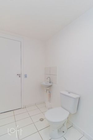 Image 9 - 889966