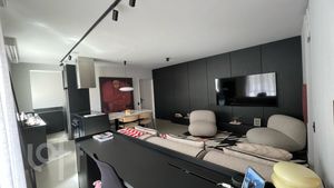 Image 3 - 889975