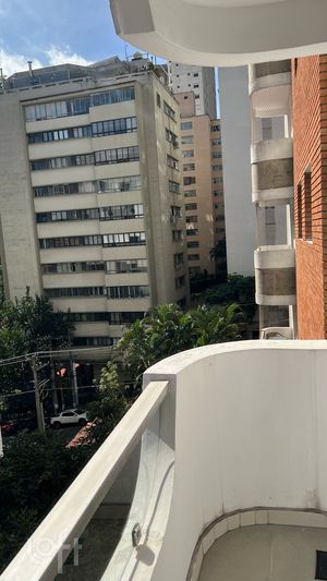 Image 11 - 889975