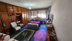 Image 10 - 889979