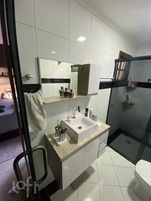 Image 8 - 889995