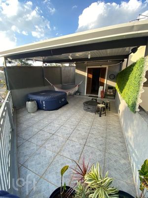 Image 27 - 889995
