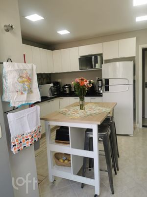 Image 8 - 889997