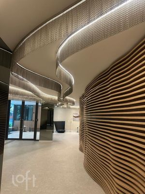 Image 6 - 890013