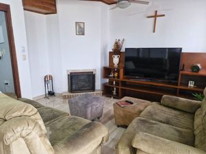 Image 19 - 890020