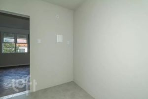 Image 5 - 890021