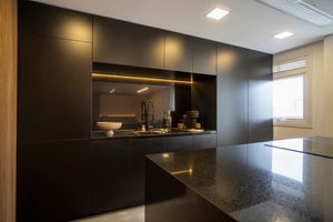 Image 4 - 890022