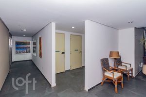 Image 38 - 890029