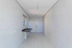 Image 28 - 890032