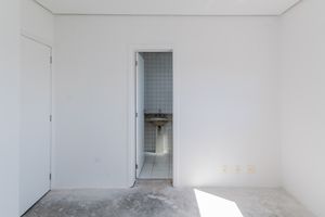 Image 47 - 890032