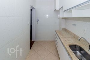 Image 18 - 890058