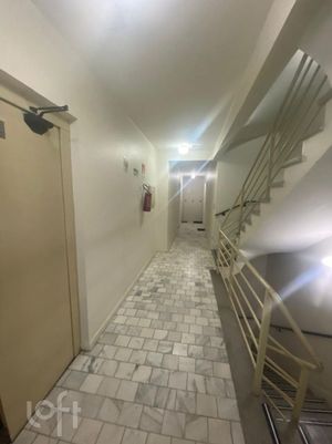 Image 7 - 890068