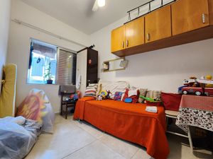 Image 8 - 890083