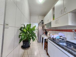 Image 15 - 890083