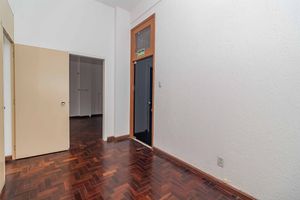Image 10 - 890089