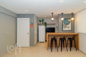 Image 34 - 890095