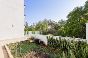 Image 18 - 890113