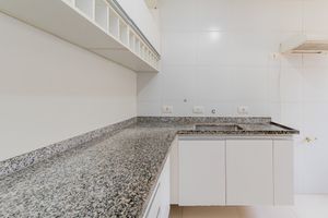 Image 25 - 890114