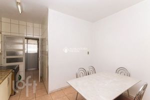 Image 3 - 890129