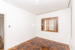 Image 19 - 890129