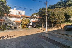 Image 37 - 890197