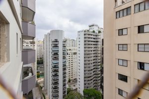 Image 19 - 890225