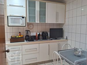 Image 10 - 890238